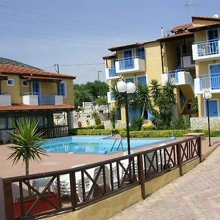 Mareva Apartment *